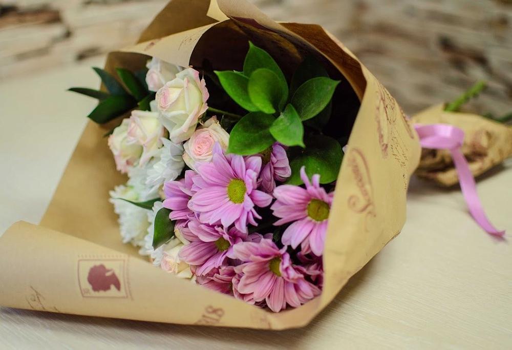 Букет цветов из: Розы и Хризантемы в Красный Луч