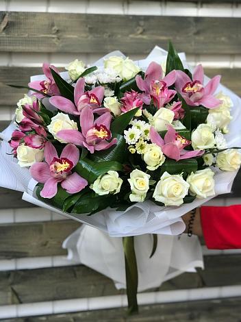 Букет цветов из: Розы и Хризантемы в Красный Луч