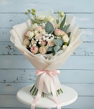 Букет цветов из:  Розы и Лизиантусы в Красный Луч