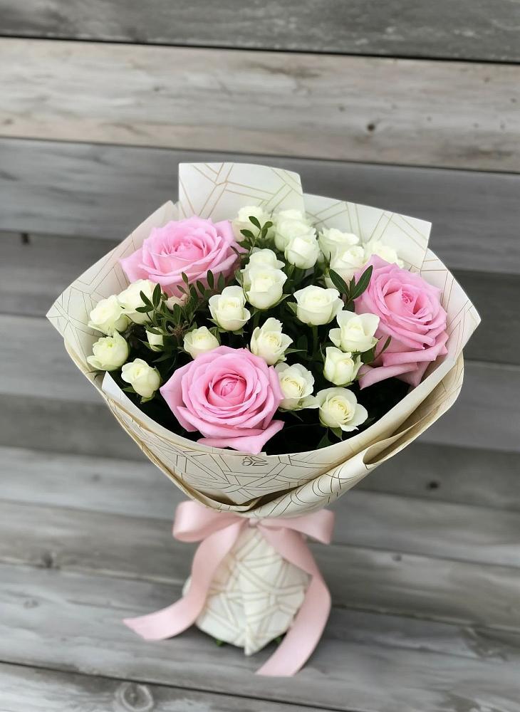 Букет цветов из: Розы в Красный Луч