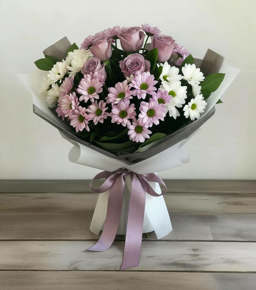 Букет цветов из: Хризантемы и Розы в Красный Луч