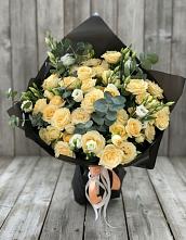 Букет цветов из:  Розы и Лизиантусы в Красный Луч