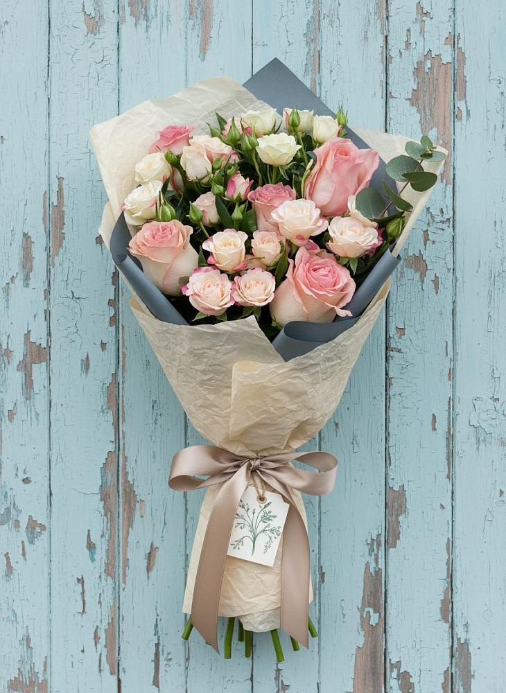 Букет цветов из: Розы в Красный Луч