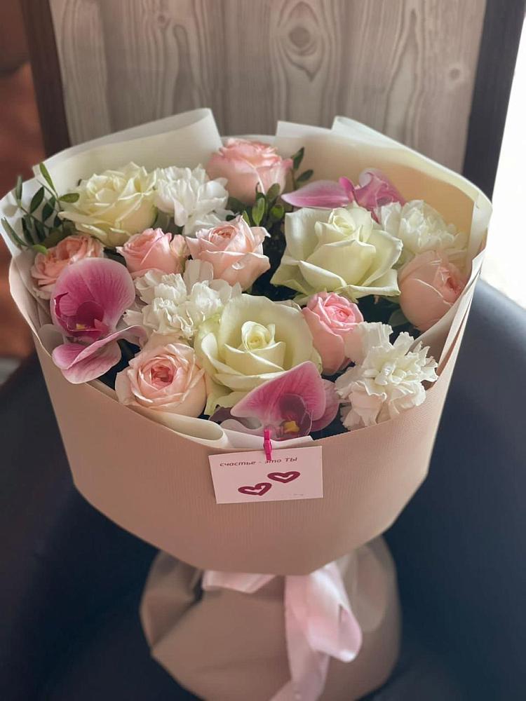 Букет цветов из: Орхидеи, Розы и Гвоздики в Красный Луч