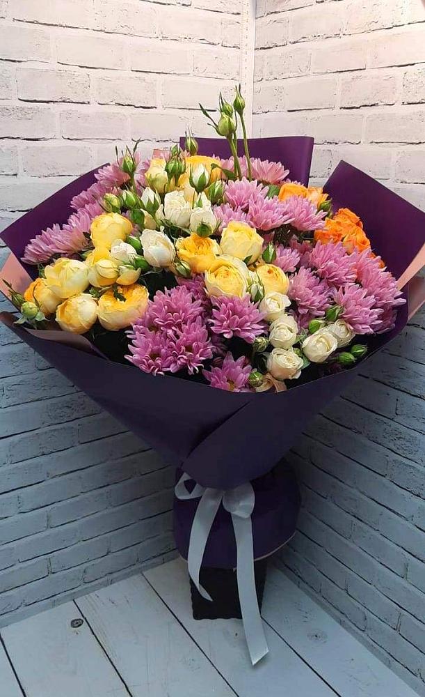 Букет цветов из: Хризантемы и Розы в Красный Луч