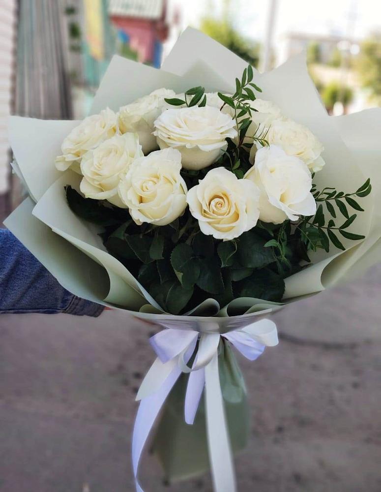 Букет Белые розы Проуд в Красный Луч