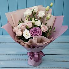 Букет цветов из:  Розы и Лизиантусы в Красный Луч