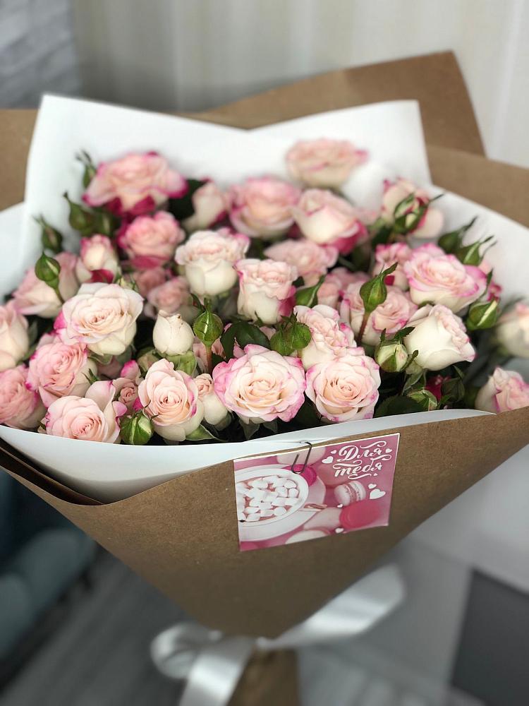 Букет цветов из: Розы в Красный Луч