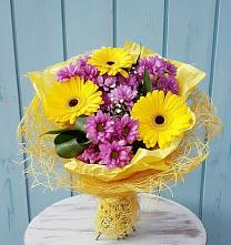 Букет цветов из:  Хризантемы и Герберы #REPLACE_PRED# Красный Луч