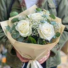 Букет цветов из:  Розы в Красный Луч