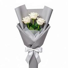 Букет 3 белые розы в Красный Луч