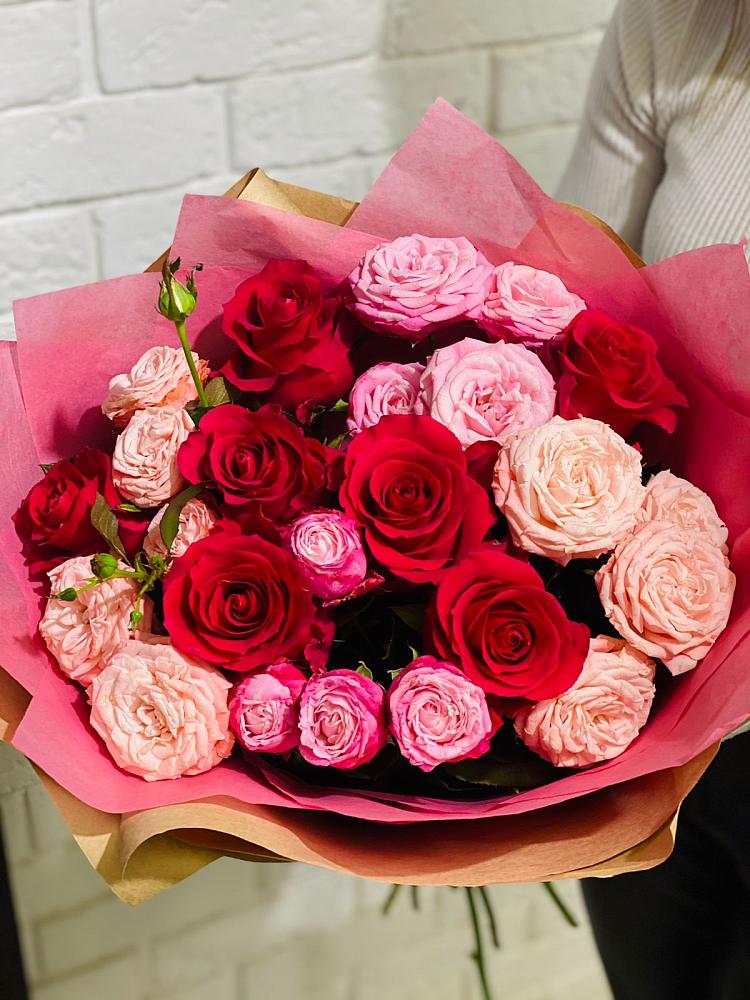 Букет цветов из: Розы в Красный Луч
