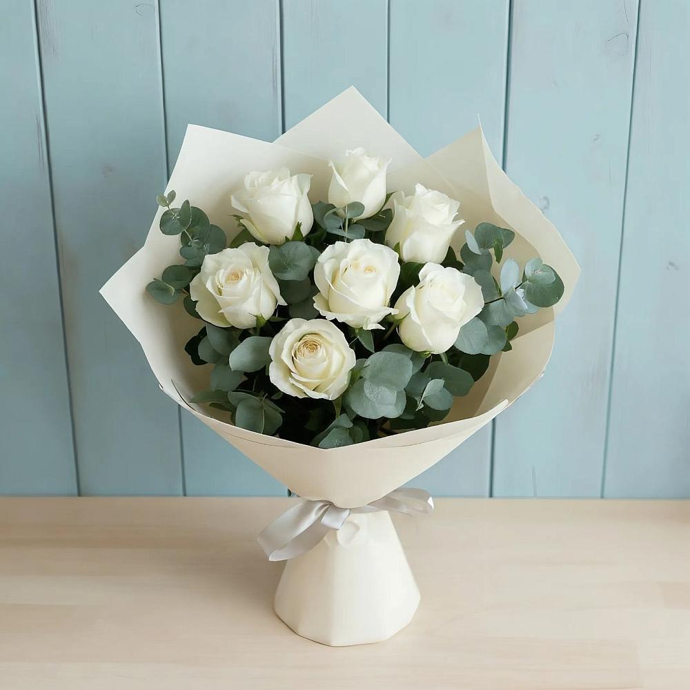 Букет Белые розы в Эвкалипте в Красный Луч