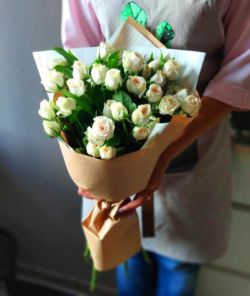 Букет цветов из: Розы в Красный Луч