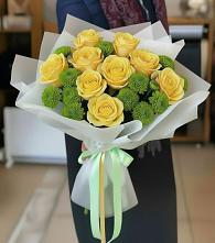 Букет цветов из:  Хризантемы и Розы в Красный Луч