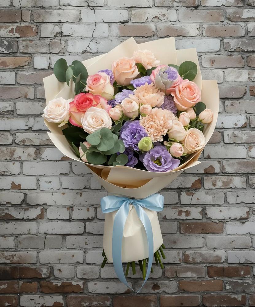 Букет цветов из: Розы, Лизиантусы и Гвоздики в Красный Луч