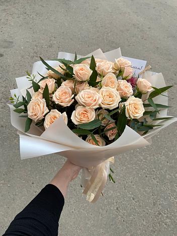 Букет Кремовые розы Латте в Красный Луч