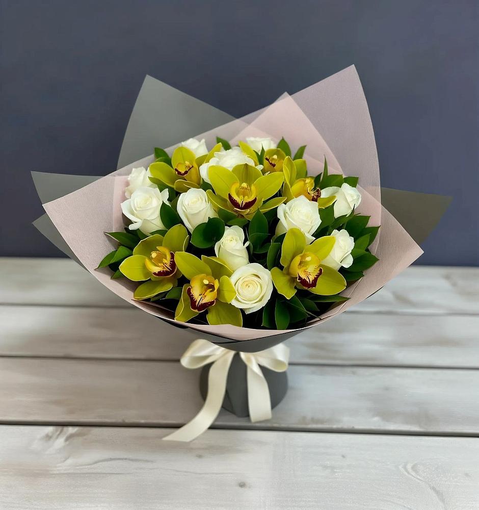 Букет цветов из: Орхидеи и Розы в Красный Луч