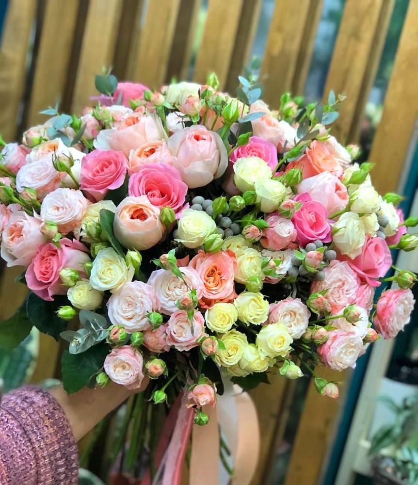 Букет цветов из: Розы в Красный Луч