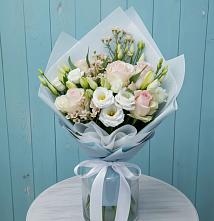 Букет цветов из:  Розы и Лизиантусы в Красный Луч