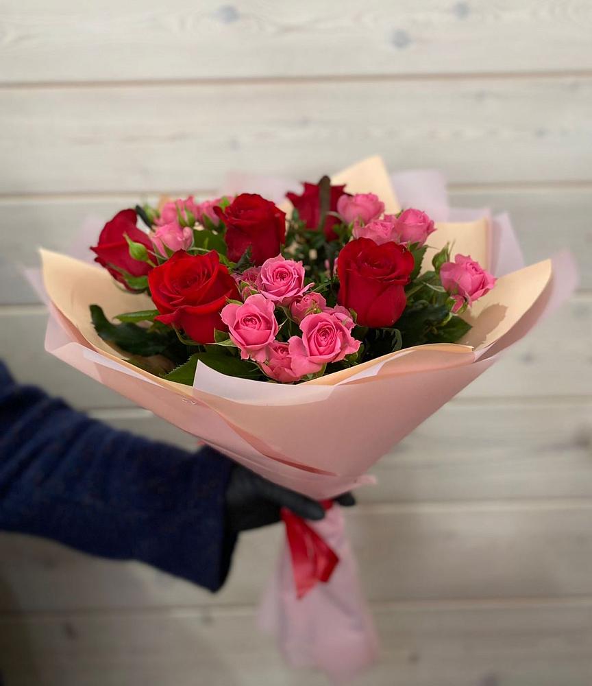 Букет цветов из: Розы в Красный Луч