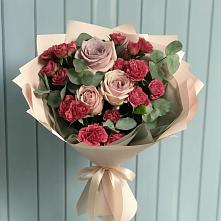 Букет цветов из:  Гвоздики и Розы в Красный Луч