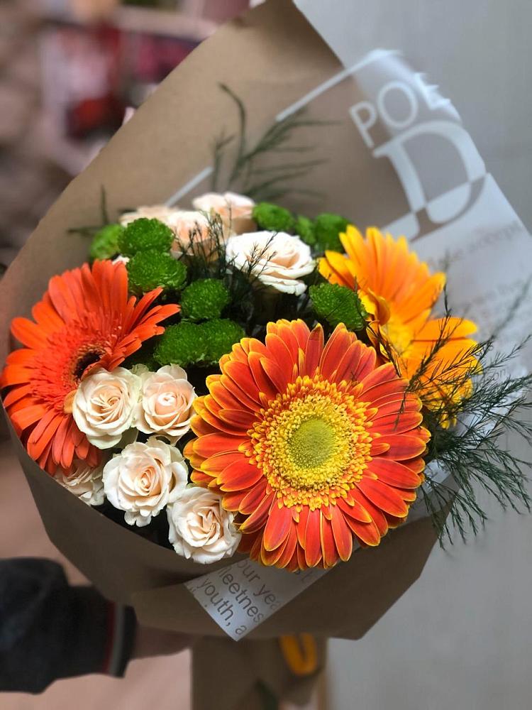 Букет цветов из: Герберы, Хризантемы и Розы в Красный Луч