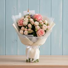 Букет цветов из:  Розы в Красный Луч