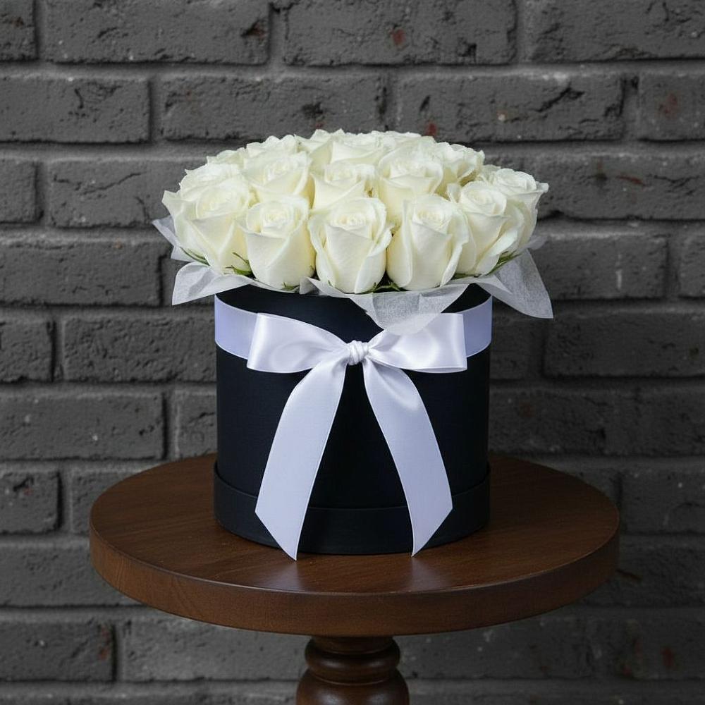 Цветочная композиция из Розы в шляпной коробке в Красный Луч