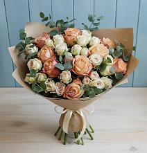 Букет цветов из:  Альстромерии и Розы в Красный Луч