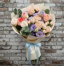 Букет цветов из:  Розы, Лизиантусы и Гвоздики в Красный Луч