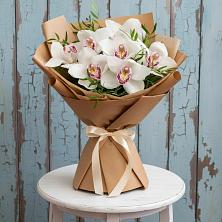 Букет цветов из:  Орхидеи и Розы в Красный Луч