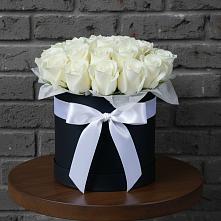 Цветочная композиция из Розы в шляпной коробке в Красный Луч